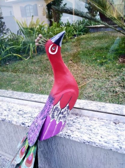Escultura de Pavão em Madeira Artesanal - Roxo - Imagem 2