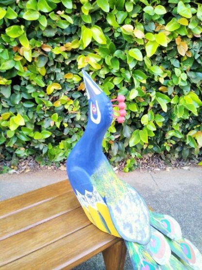 Escultura de Pavão em Madeira Artesanal - Azul - Imagem 5
